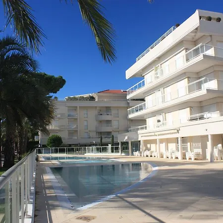 Royal Beach Канны