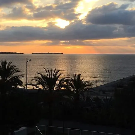 Апартаменты Royal Beach